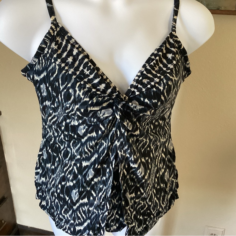 Miraclesuit Love Knot Tankini Top with Layered Front Faux Flyaway. 14DD - Picture 4 of 12